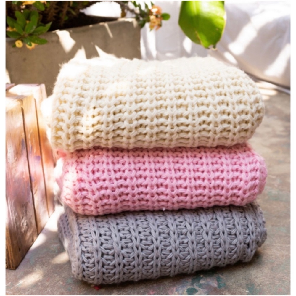 1 LEFT! POL Knit Throw Blanket - Picture 4 of 5